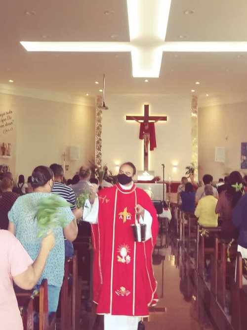 Domingo de Ramos: Fiéis participam da abertura da Semana Santa no Santuário Eucarístico de Sete Lagoas